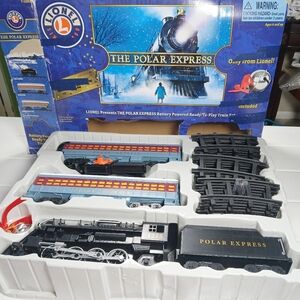 The Polar Express Movie Battery Operated Model Train Set by Lionel 7-11824 Works